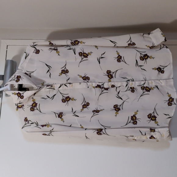 Floral shirt - Picture 2 of 3